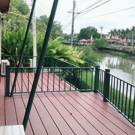 Nung Ni Bang Khon Thi Resort Amphawa Exteriör bild