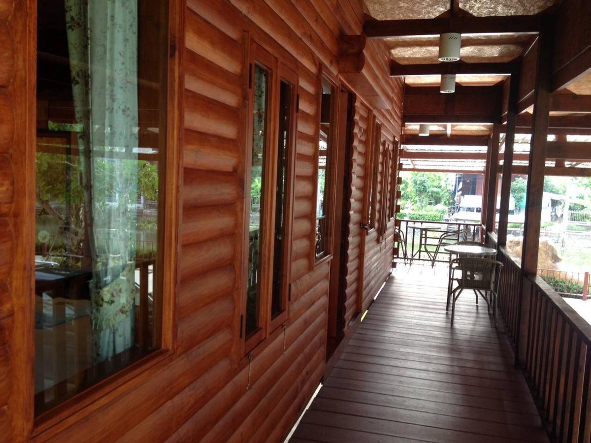 Nung Ni Bang Khon Thi Resort Amphawa Exteriör bild