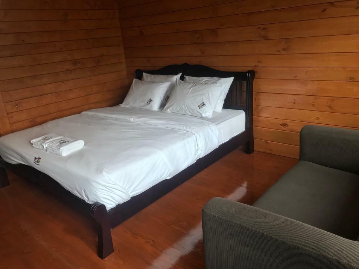 Nung Ni Bang Khon Thi Resort Amphawa Exteriör bild