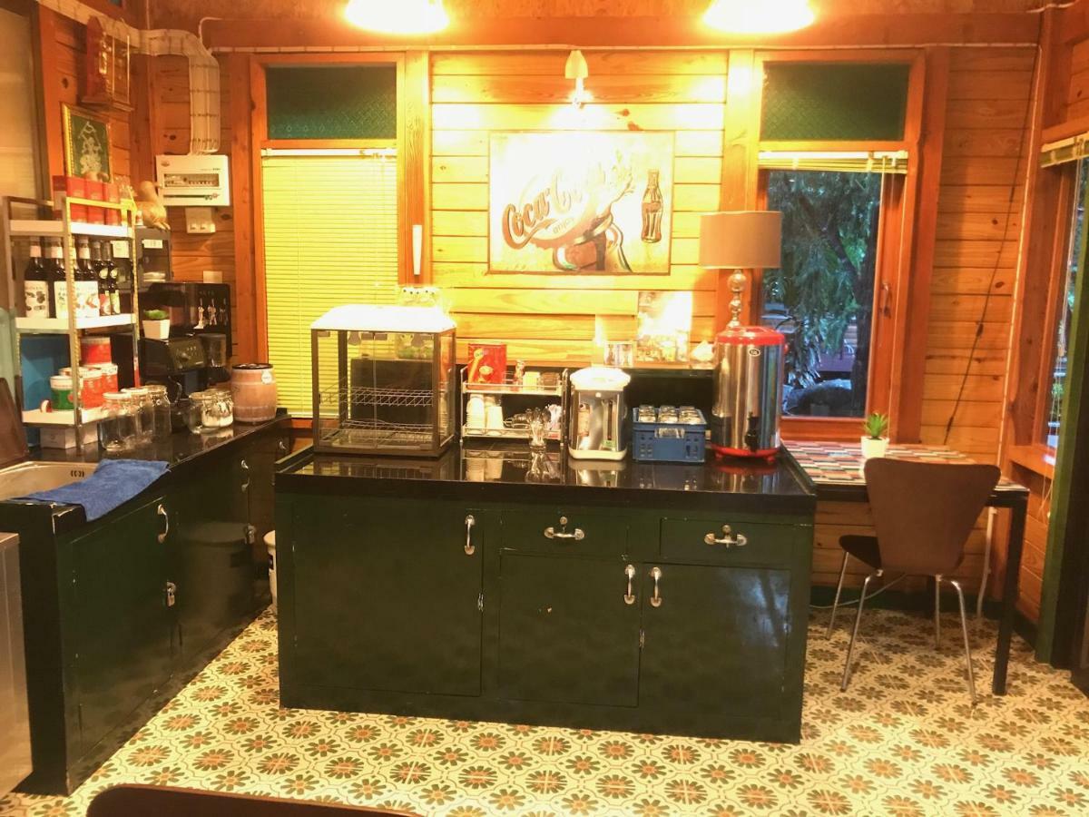 Nung Ni Bang Khon Thi Resort Amphawa Exteriör bild
